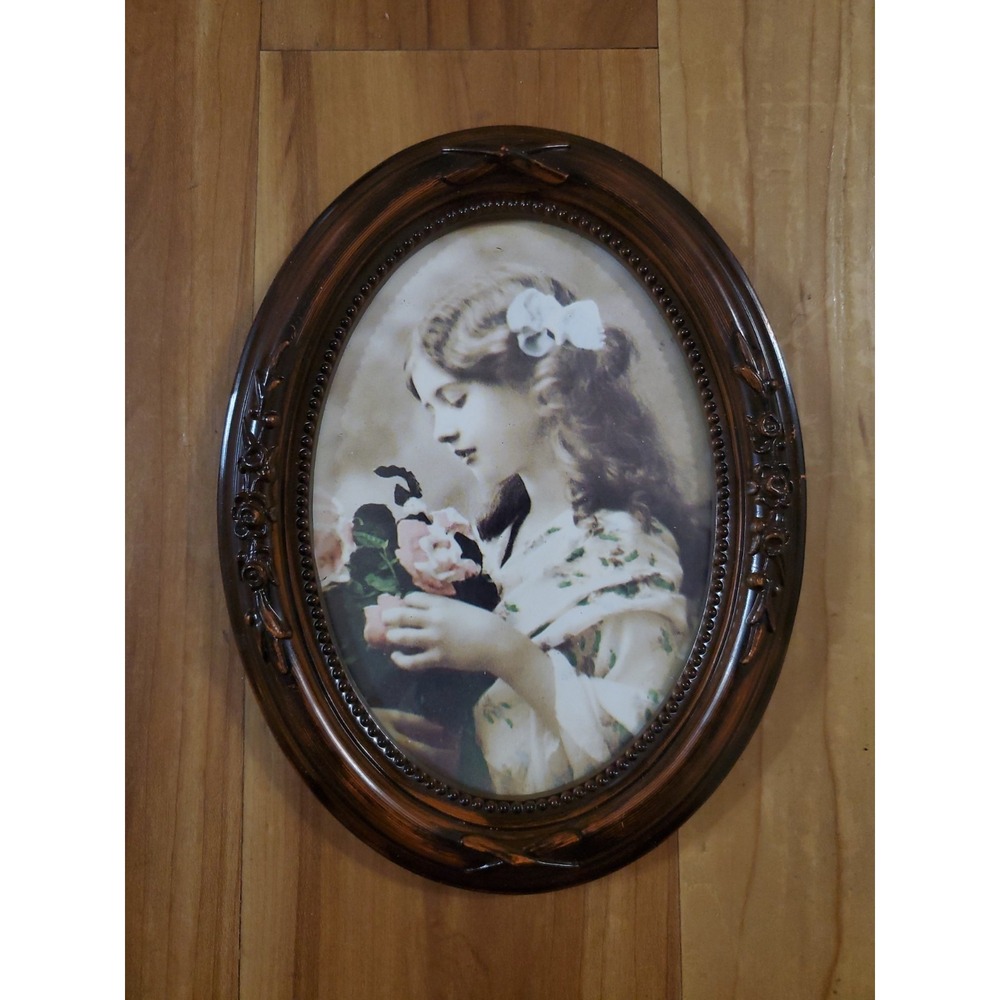 Vintage Victorian Style Oval Picture Frame Girl Bouquet Portrait Decor 8.5x6.5